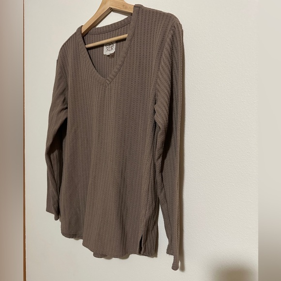 Chaser Taupe Ribbed Knit Top - Picture 4 of 7